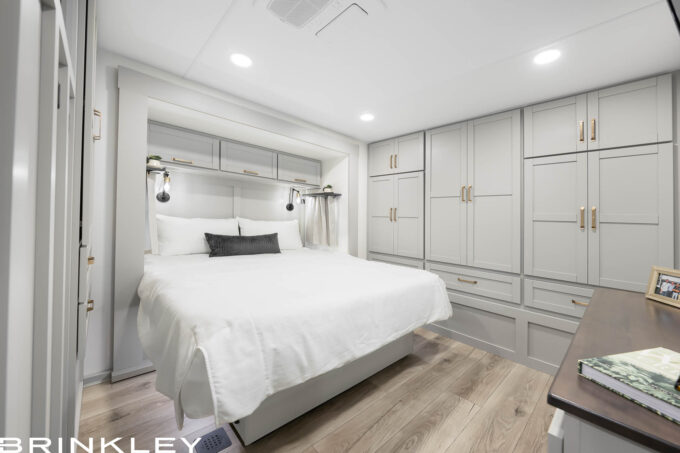 | Model Z AIR 310 Travel Trailers 36 Travel Trailer King Bed