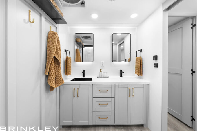 | Model Z 3600 Fifth Wheels 41 Solid Surface Sink Cover