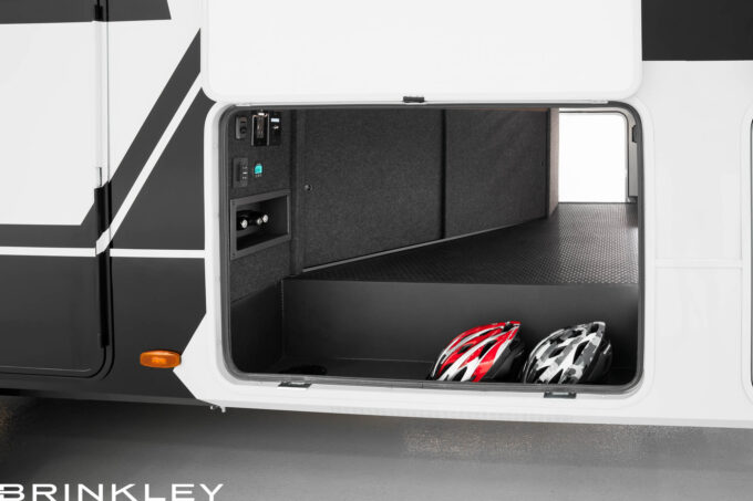 | Model Z 2670 Fifth Wheels 24 Luxury RV Storage