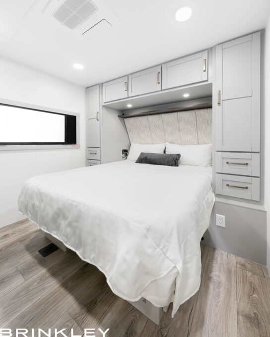 | Model Z AIR 297 Travel Trailers 36 Queen Bed w/ Premium Mattress