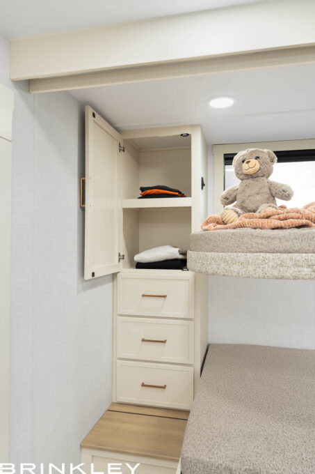 | Model I 294 Travel Trailers 37 Large Wardrobe