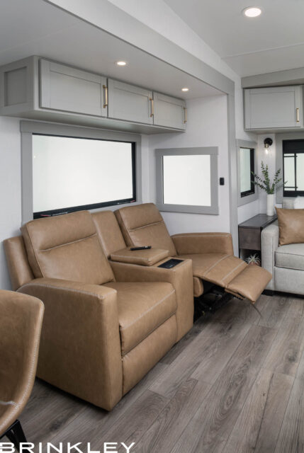 | Model Z 3600 Fifth Wheels 15 Reclining Theater Seating