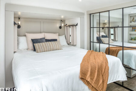 | Model Z 3100 Fifth Wheels 29 Model Z 3100 Fifth Wheel Bedroom