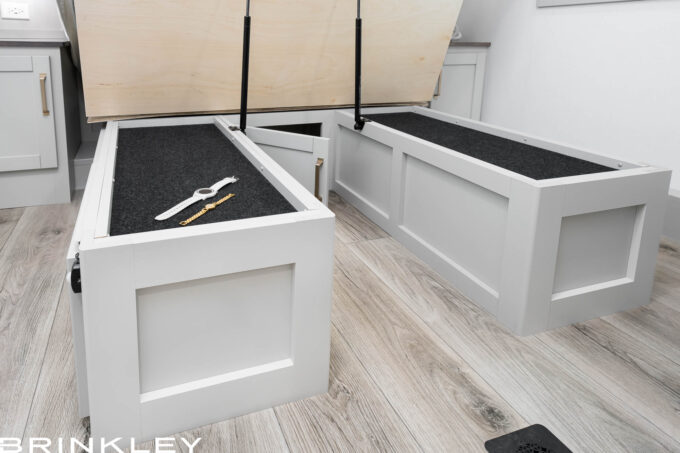 | Model Z 2670 Fifth Wheels 17 Under-Bed Storage