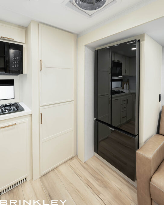 | Model I 275 Travel Trailers 15 Large RV Pantry & Fridge