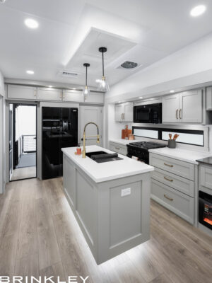 | Model Z 3420 Fifth Wheels 10 Island with Steel Base Construction