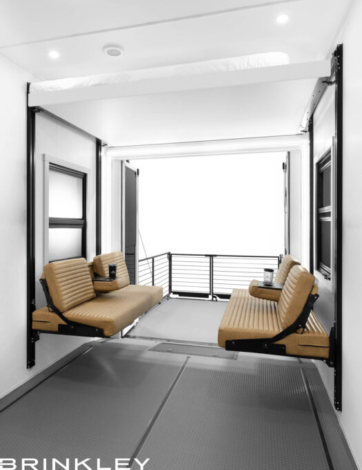 | Model G 4000 Toy Haulers 8 Happijac Deluxe Motorized Life System