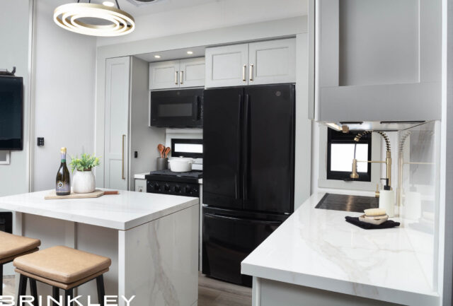 | Model G 4000 Toy Haulers 42 Waterfall Island Countertop