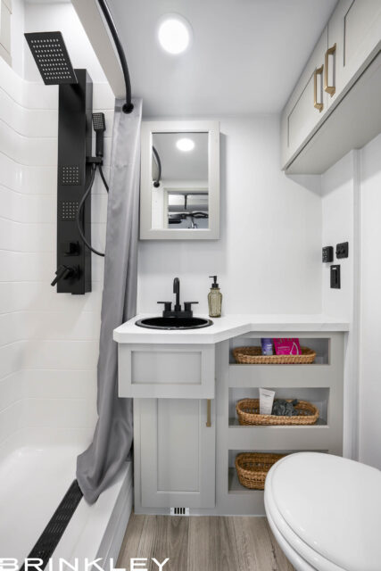 | Model G 4170 Toy Haulers 72 Second Full Bathroom -@ Full Baths