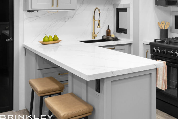 | Model G 3520 Toy Haulers 36 Eat-In Island w/ Flip-Up