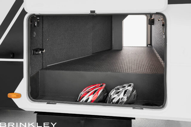 | Model Z 2680 Fifth Wheels 43 Campside Pass-Through Storage