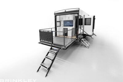 | Model Z 3420 Fifth Wheels 43 Fifth Wheel with an Outside Kitchen & Patio