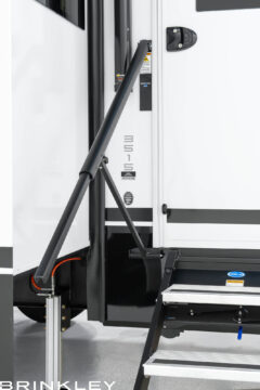 | Model Z 3515 Fifth Wheels 52 Luxury Fifth Wheel Entry