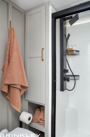 | Model Z 3100 Fifth Wheels 39 Model Z 3100 Fifth Wheels Linen Closet