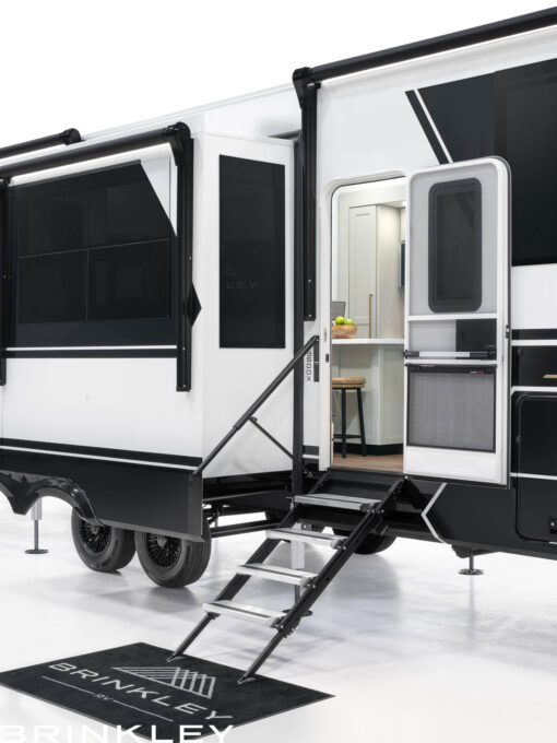 | Model Gx Toy Hauler Line 68 Front Entry & Steps