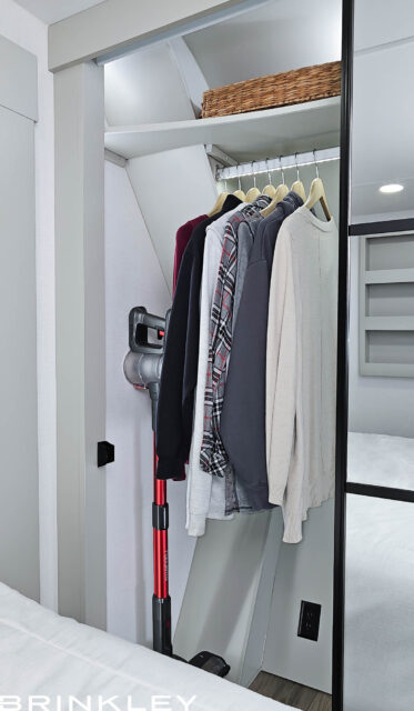 | Model G 4100 Toy Haulers 66 Brinkley RV Model G 3500 Fifth Wheels Int Bedroom Closet 094808