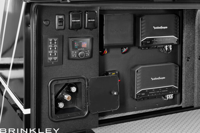 | Model G 4100 Toy Haulers 24 Rockford Fosgate Luxury Fifth Wheel Audio System