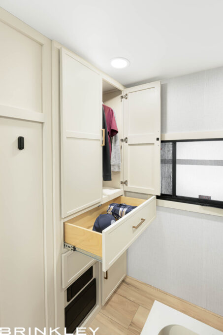 | Model I 275 Travel Trailers 26 Adaptable RV Wardrobe Storage