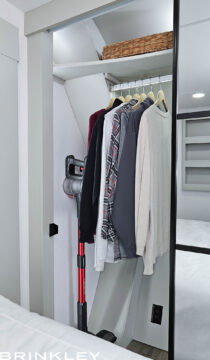 | Model G 3500 Toy Haulers 59 Brinkley RV Model G 3500 Fifth Wheels Int Bedroom Closet 094808